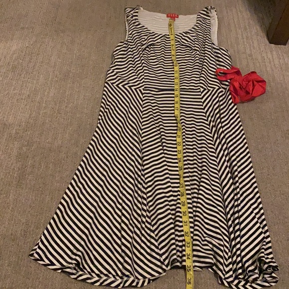 Black and white striped dress - Picture 8 of 9